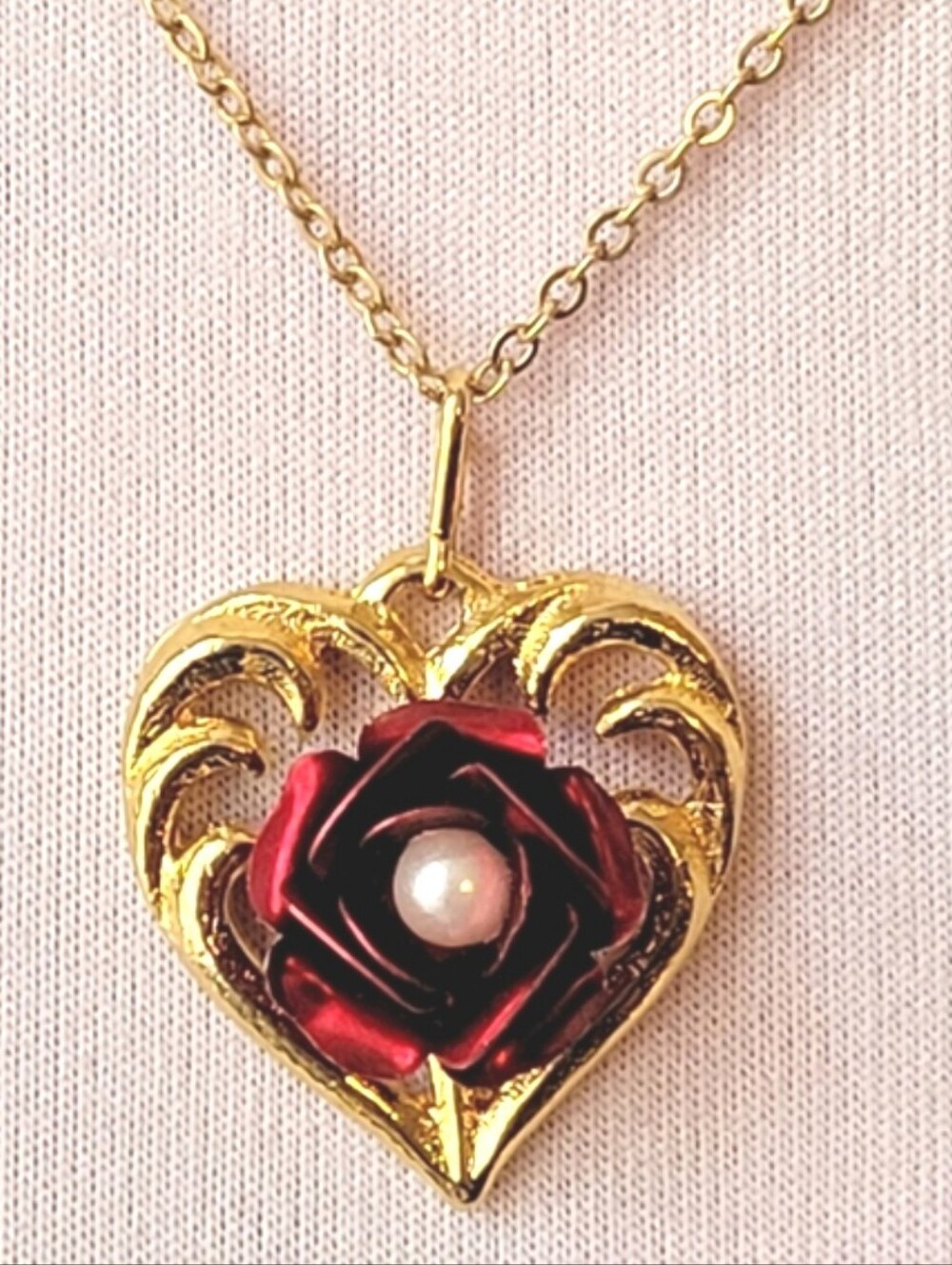 Vintage red rose necklace flower gold tone white faux pearl